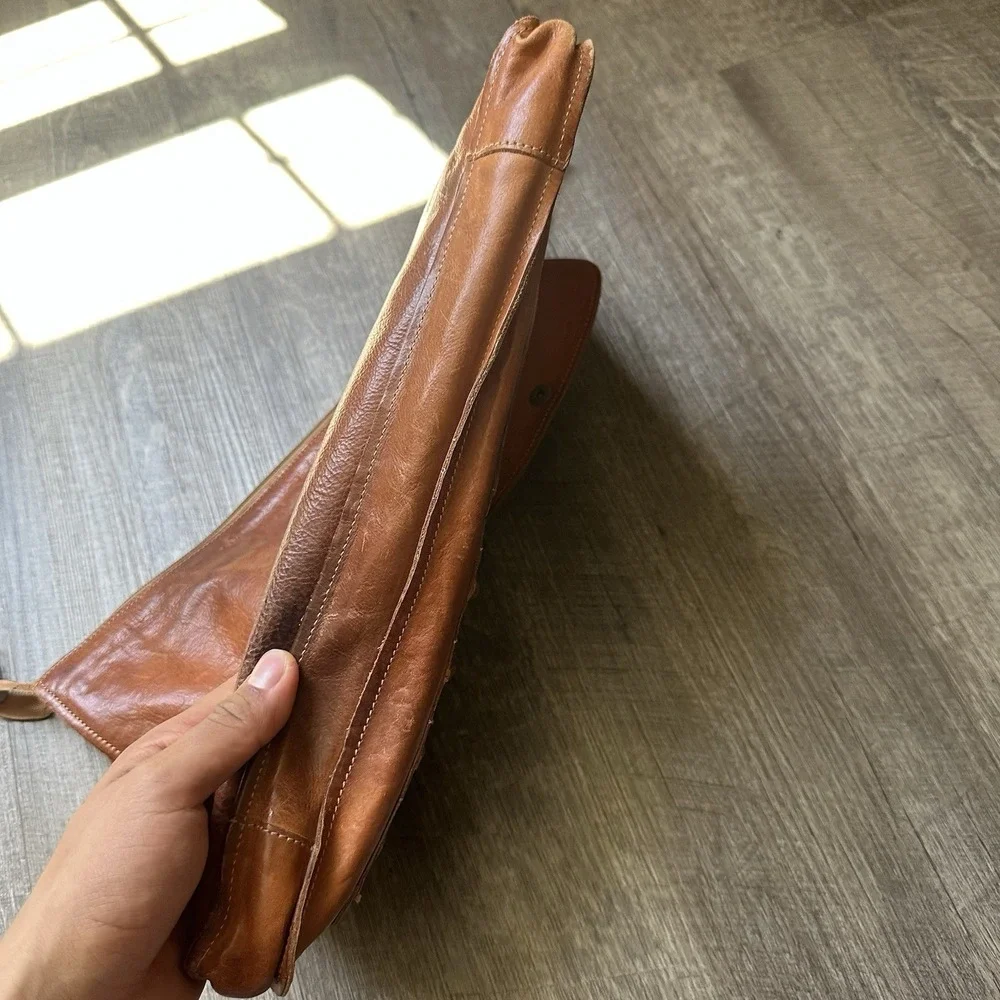 IL BISONTE Brown Messenger Bag Zipper Flap Pockets Shoulder No Strap Unisex